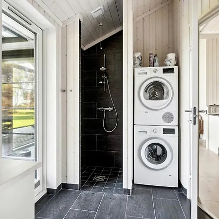 Architect-designed House With Sea View * 卡伦堡