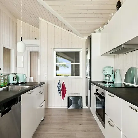 Architect-designed House With Sea View Semesterbostad