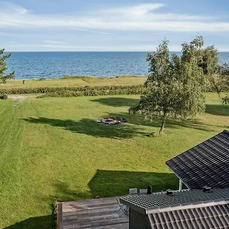 Semesterbostad Architect-designed House With Sea View
