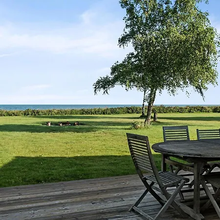Architect-designed House With Sea View Semesterbostad