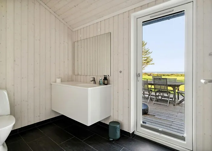 Architect-designed House With Sea View *